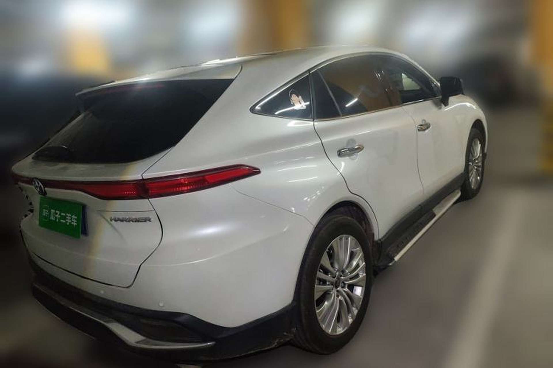Used Toyota Harrier 2022 2.0L CVT Two-Wheel Drive Deluxe Edition Rear Right 45 Deg