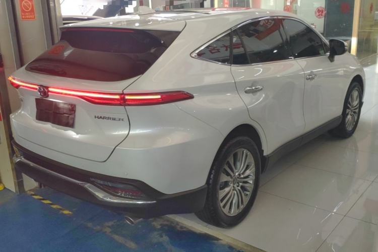 Used Toyota Harrier 2022 2.0L CVT Two-Wheel Drive Deluxe Edition Rear Right 45 Deg