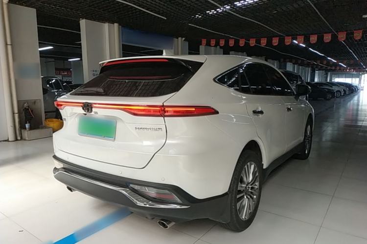 Used Toyota Harrier 2022 2.0L CVT Two-Wheel Drive Deluxe Edition Rear Right 45 Deg