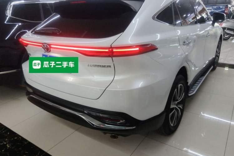 Used Toyota Harrier 2022 2.0L CVT Two-Wheel Drive Deluxe Edition Rear Right 45 Deg