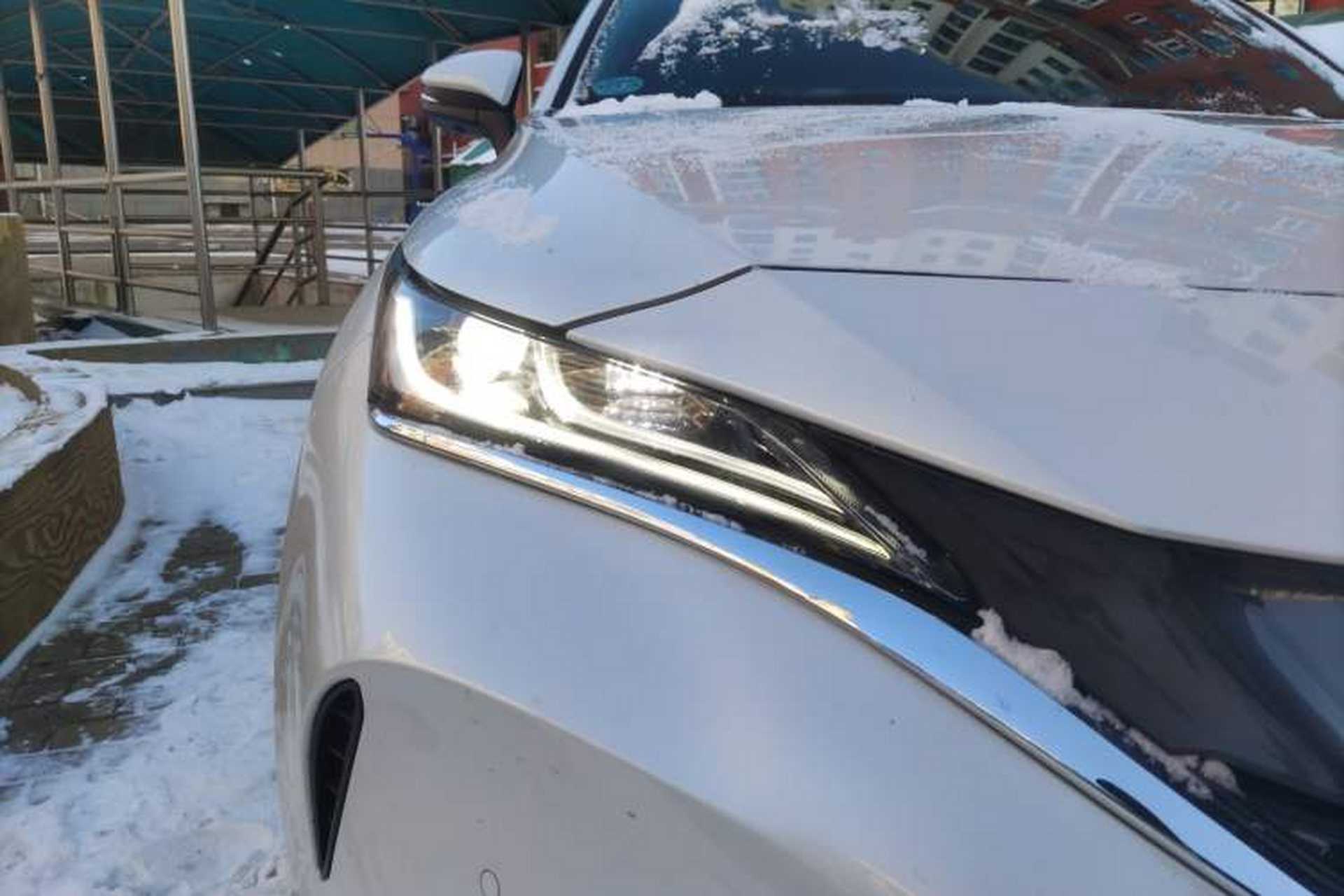 Used Toyota Harrier 2022 Dual-Engine 2.5L CVT Four-Wheel Drive Luxury Edition Right Front Headlight