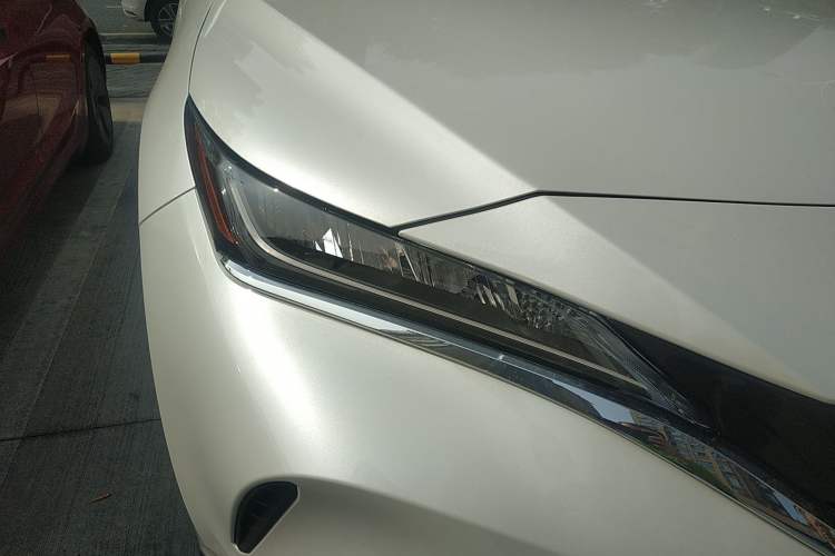 Used Toyota Harrier 2022 2.0L CVT Two-Wheel Drive Luxury Edition Right Front Headlight