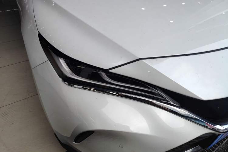Used Toyota Harrier 2022 Dual-Engine 2.5L CVT Four-Wheel Drive Luxury Edition Right Front Headlight