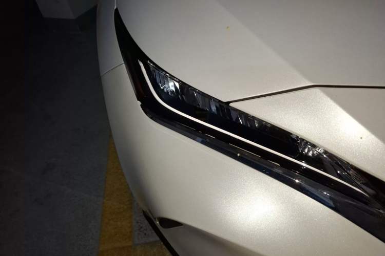 Used Toyota Harrier 2022 2.0L CVT Two-Wheel Drive Luxury Edition Right Front Headlight