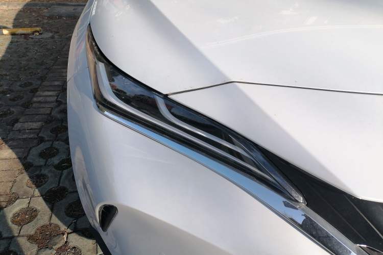 Used Toyota Harrier 2022 2.0L CVT Two-Wheel Drive Deluxe Edition Right Front Headlight