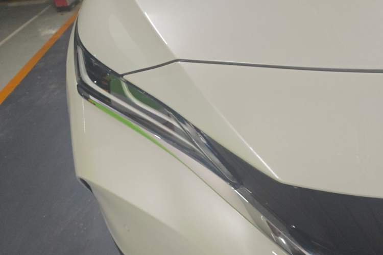 Used Toyota Harrier 2022 2.0L CVT Two-Wheel Drive Deluxe Edition Right Front Headlight