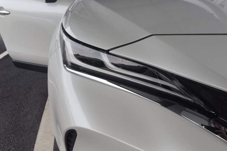 Used Toyota Harrier 2022 2.0L CVT Two-Wheel Drive Deluxe Edition Right Front Headlight