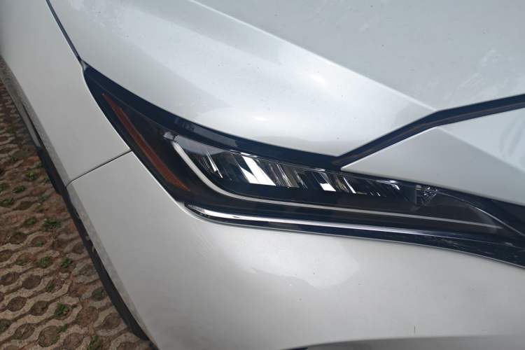 Used Toyota Harrier 2022 2.0L CVT Two-Wheel Drive Luxury Edition Right Front Headlight