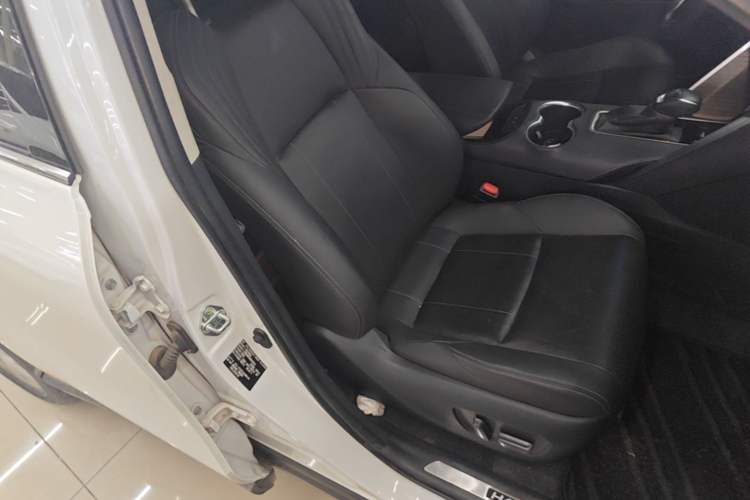 Used Toyota Harrier 2022 2.0L CVT Two-Wheel Drive Deluxe Edition Right Front Seat