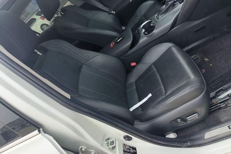 Used Toyota Harrier 2022 2.0L CVT Two-Wheel Drive Deluxe Edition Right Front Seat