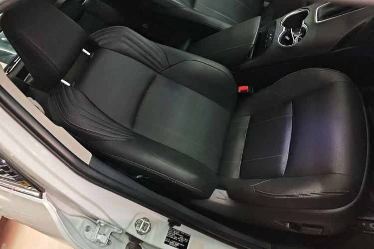 Used Toyota Harrier 2022 2.0L CVT Two-Wheel Drive Deluxe Edition Right Front Seat