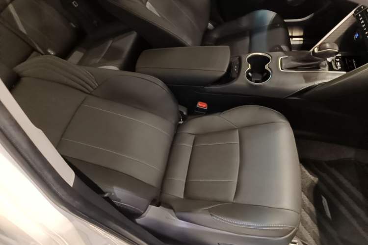Used Toyota Harrier 2022 2.0L CVT Two-Wheel Drive Deluxe Edition Right Front Seat