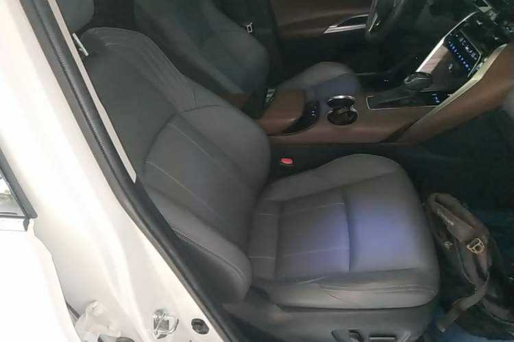Used Toyota Harrier 2022 2.0L CVT Two-Wheel Drive Deluxe Edition Right Front Seat