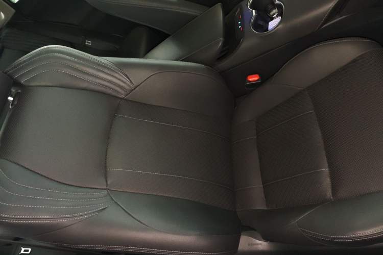 Used Toyota Harrier 2022 2.0L CVT Two-Wheel Drive Deluxe Edition Right Front Seat