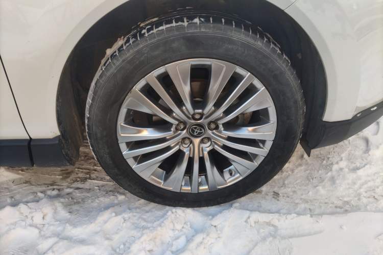 Used Toyota Harrier 2022 Dual-Engine 2.5L CVT Four-Wheel Drive Luxury Edition Right Front Wheel Hub