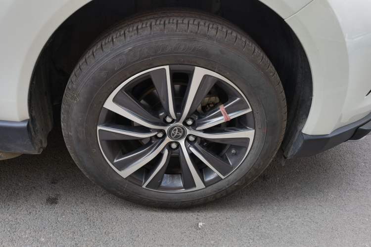 Used Toyota Harrier 2022 2.0L CVT Two-Wheel Drive Luxury Edition Right Front Wheel Hub