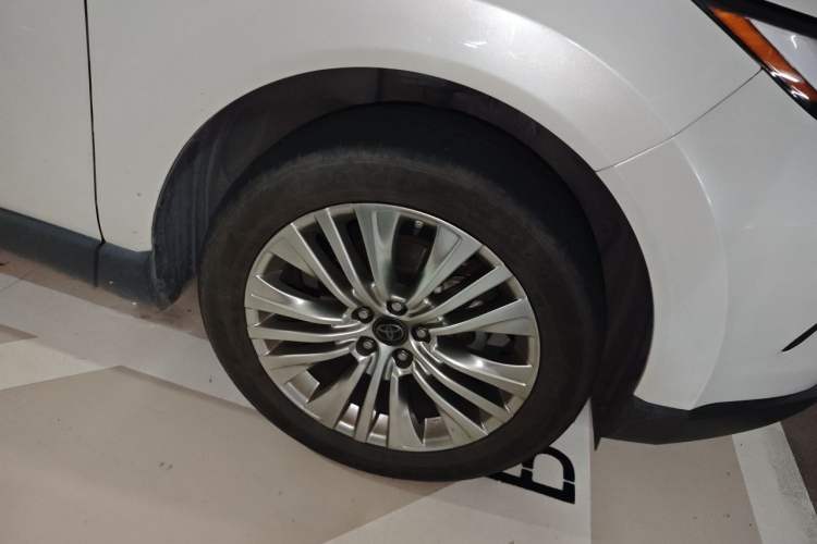 Used Toyota Harrier 2022 2.0L CVT Two-Wheel Drive Deluxe Edition Right Front Wheel Hub