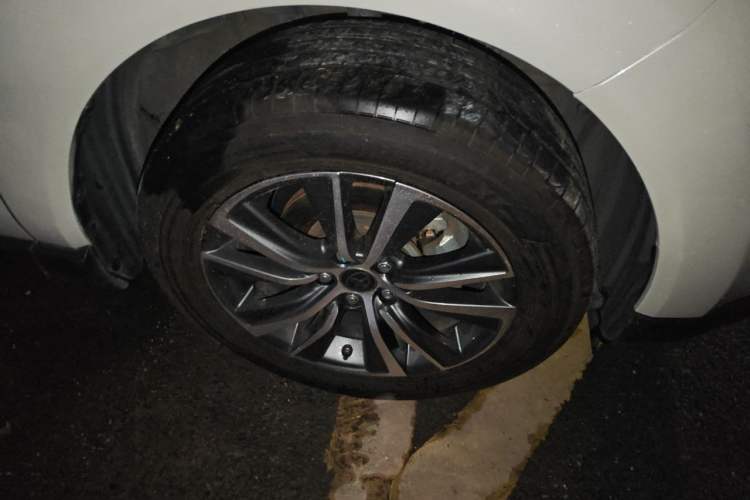 Used Toyota Harrier 2022 2.0L CVT Two-Wheel Drive Luxury Edition Right Front Wheel Hub