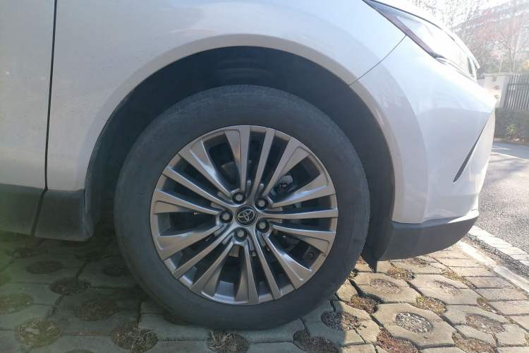 Used Toyota Harrier 2022 2.0L CVT Two-Wheel Drive Deluxe Edition Right Front Wheel Hub