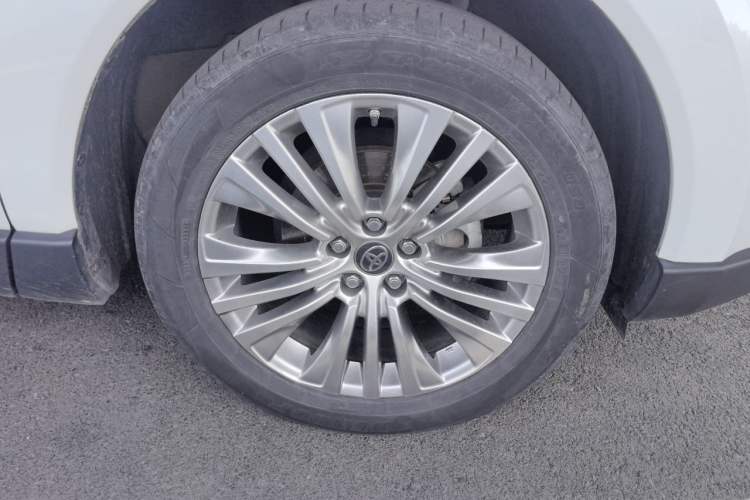 Used Toyota Harrier 2022 2.0L CVT Two-Wheel Drive Deluxe Edition Right Front Wheel Hub