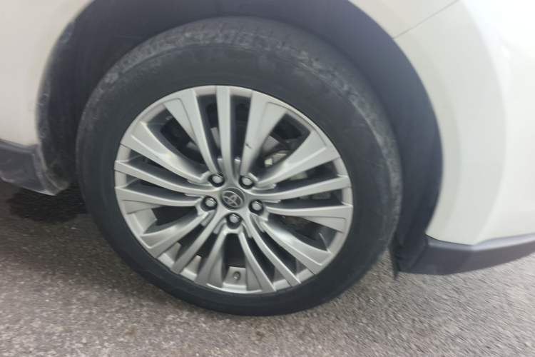 Used Toyota Harrier 2022 Dual-Engine 2.5L CVT Four-Wheel Drive Luxury Edition Right Front Wheel Hub