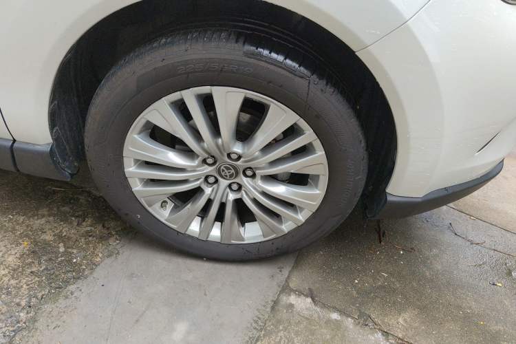 Used Toyota Harrier 2022 2.0L CVT Two-Wheel Drive Deluxe Edition Right Front Wheel Hub