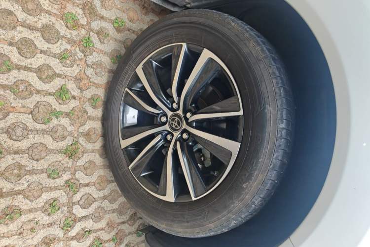 Used Toyota Harrier 2022 2.0L CVT Two-Wheel Drive Luxury Edition Right Front Wheel Hub