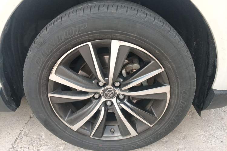 Used Toyota Harrier 2022 2.0L CVT Two-Wheel Drive Luxury Edition Right Front Wheel Hub