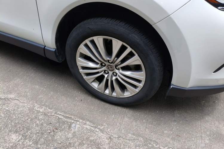 Used Toyota Harrier 2022 2.0L CVT Two-Wheel Drive Deluxe Edition Right Front Wheel Hub