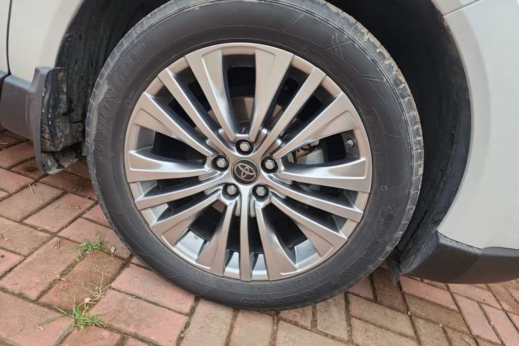 Used Toyota Harrier 2022 2.0L CVT Two-Wheel Drive Deluxe Edition Right Front Wheel Hub