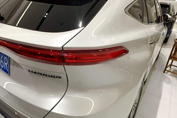 Used Toyota Harrier 2022 2.0L CVT Two-Wheel Drive Deluxe Edition Right Rear Taillight