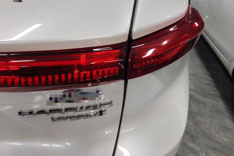 Used Toyota Harrier 2022 Dual-Engine 2.5L CVT Four-Wheel Drive Flagship Edition Right Rear Taillight