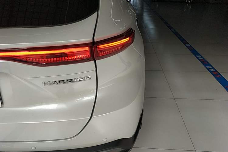 Used Toyota Harrier 2022 2.0L CVT Two-Wheel Drive Deluxe Edition Right Rear Taillight