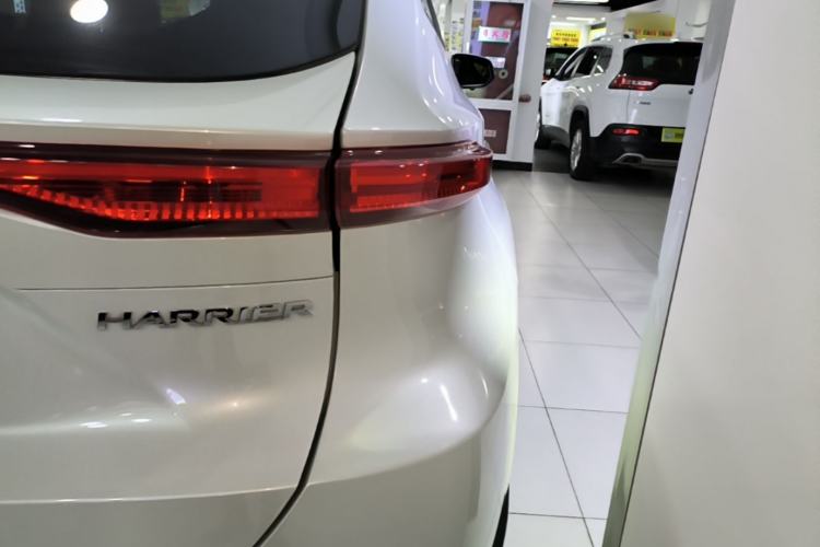 Used Toyota Harrier 2022 2.0L CVT Two-Wheel Drive Deluxe Edition Right Rear Taillight