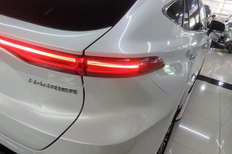 Used Toyota Harrier 2022 2.0L CVT Two-Wheel Drive Deluxe Edition Right Rear Taillight