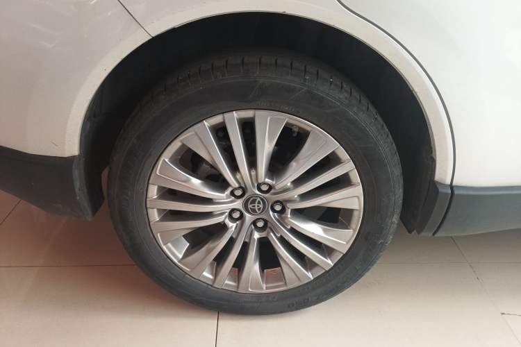 Used Toyota Harrier 2022 Dual-Engine 2.5L CVT Four-Wheel Drive Luxury Edition Right Rear Wheel Hub