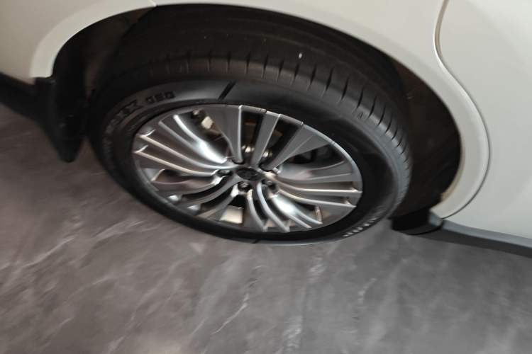 Used Toyota Harrier 2022 Dual-Engine 2.5L CVT Four-Wheel Drive Flagship Edition Right Rear Wheel Hub