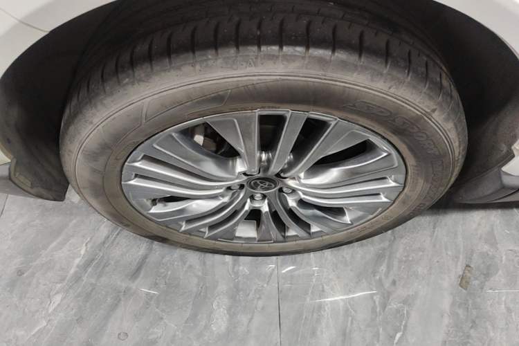 Used Toyota Harrier 2022 Dual-Engine 2.5L CVT Four-Wheel Drive Flagship Edition Right Rear Wheel Hub