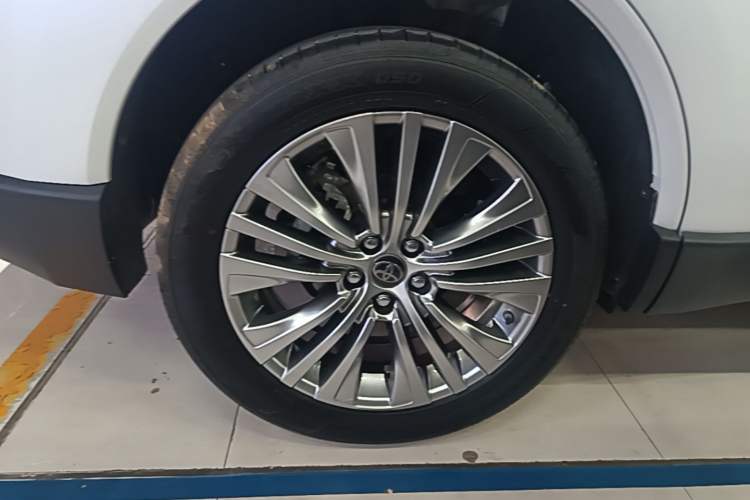 Used Toyota Harrier 2022 Dual-Engine 2.5L CVT Four-Wheel Drive Luxury Edition Right Rear Wheel Hub