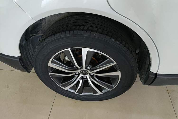 Used Toyota Harrier 2022 2.0L CVT Two-Wheel Drive Luxury Edition Right Rear Wheel Hub