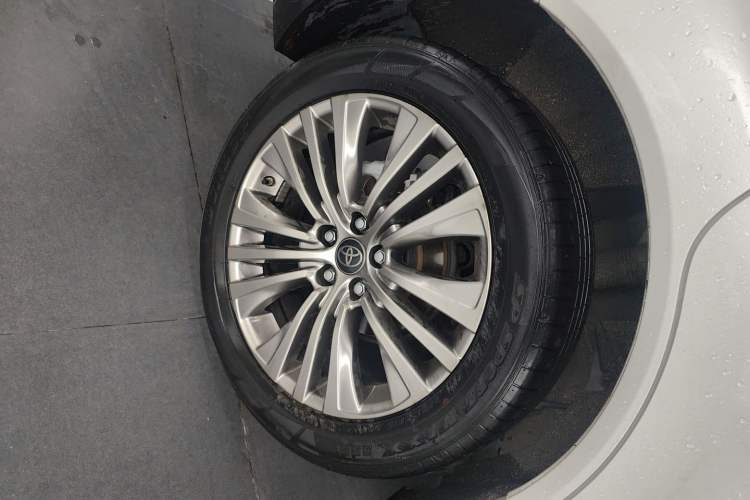 Used Toyota Harrier 2022 Dual-Engine 2.5L CVT Four-Wheel Drive Luxury Edition Right Rear Wheel Hub