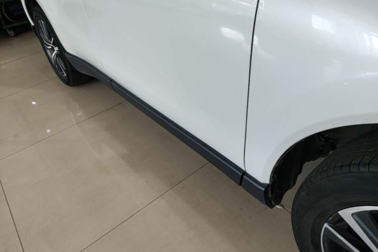 Used Toyota Harrier 2022 2.0L CVT Two-Wheel Drive Luxury Edition Right Side Sill