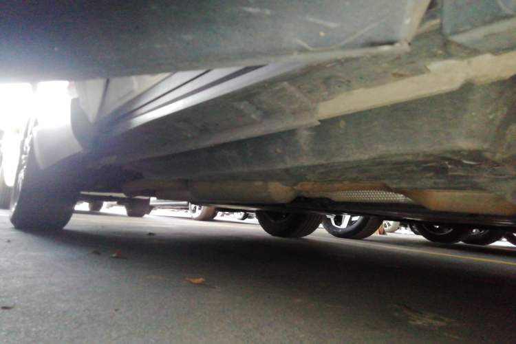 Used Toyota Harrier 2022 Dual-Engine 2.5L CVT Two-Wheel Drive Luxury Edition Right Side Sill