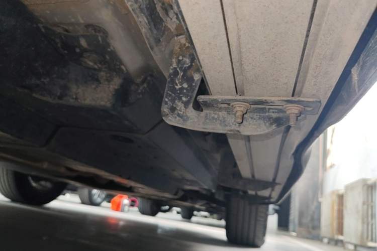 Used Toyota Harrier 2022 2.0L CVT Two-Wheel Drive Deluxe Edition Right Side Sill