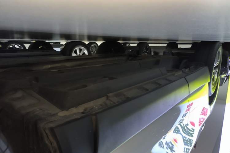 Used Toyota Harrier 2022 2.0L CVT Two-Wheel Drive Deluxe Edition Right Side Sill