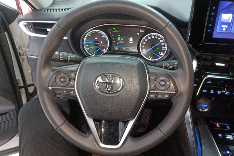 Used Toyota Harrier 2022 Dual-Engine 2.5L CVT Two-Wheel Drive Luxury Edition Steering Wheel