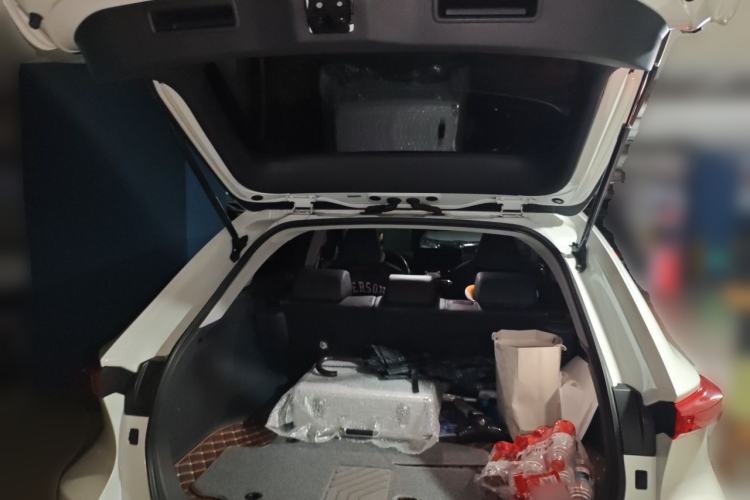 Used Toyota Harrier 2022 2.0L CVT Two-Wheel Drive Deluxe Edition Trunk