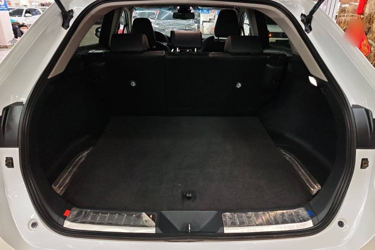 Used Toyota Harrier 2022 2.0L CVT Two-Wheel Drive Deluxe Edition Trunk