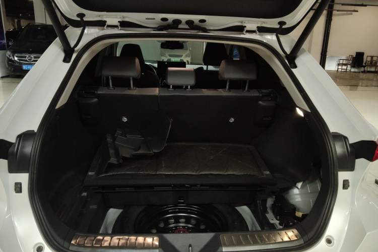Used Toyota Harrier 2022 Dual-Engine 2.5L CVT Four-Wheel Drive Luxury Edition Trunk