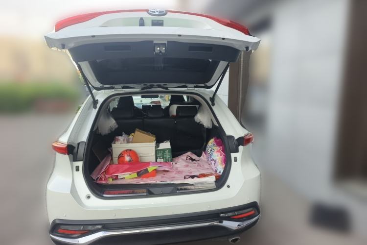 Used Toyota Harrier 2022 Dual-Engine 2.5L CVT Four-Wheel Drive Luxury Edition Trunk